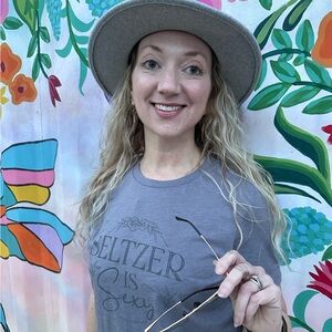 Meet your Posher, Leslie